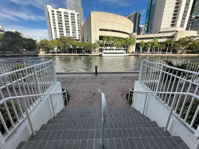 41 SE 5th St #2112, Miami FL 33131