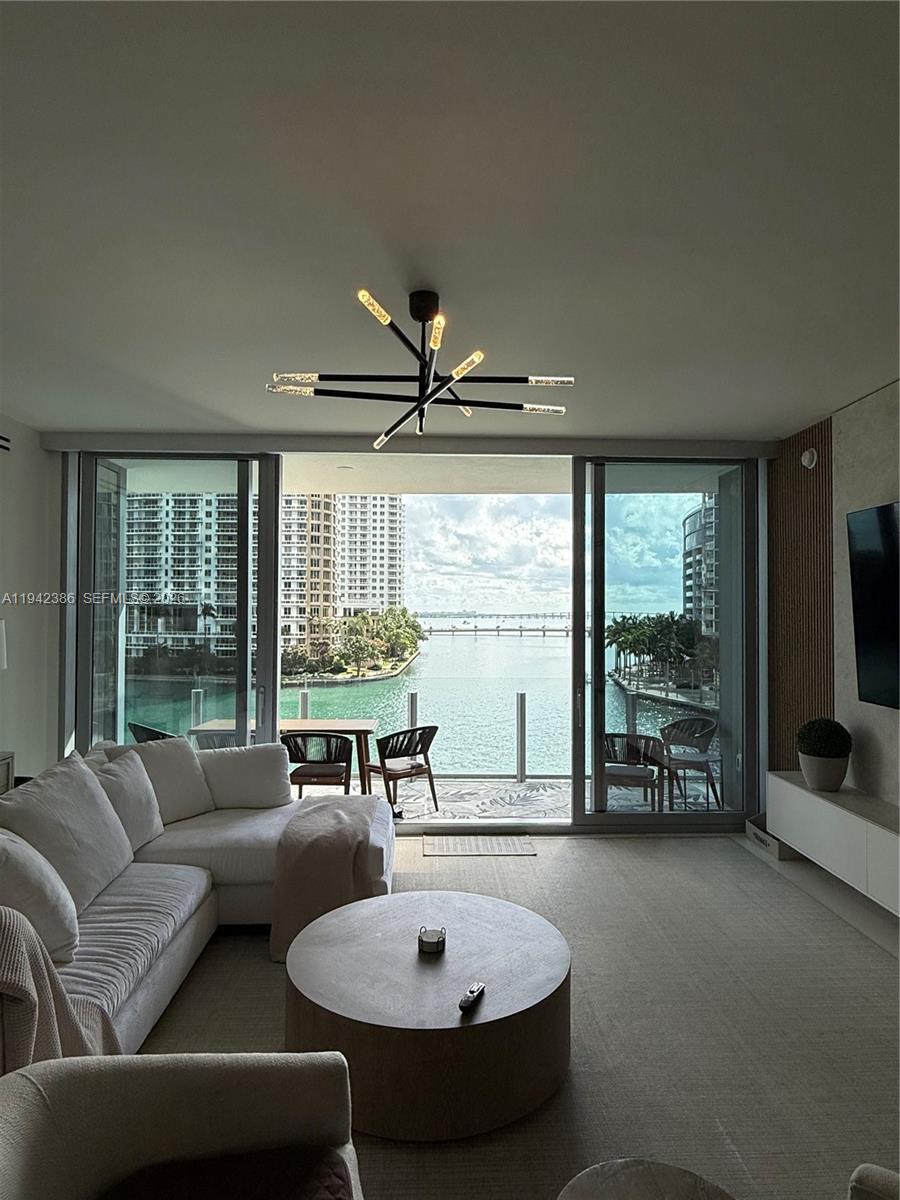 300 Biscayne Blvd Way #403C, Miami FL 33131