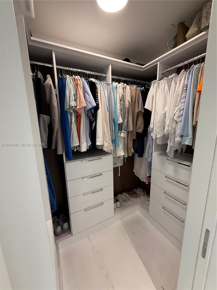 300 Biscayne Blvd Way #403C, Miami FL 33131