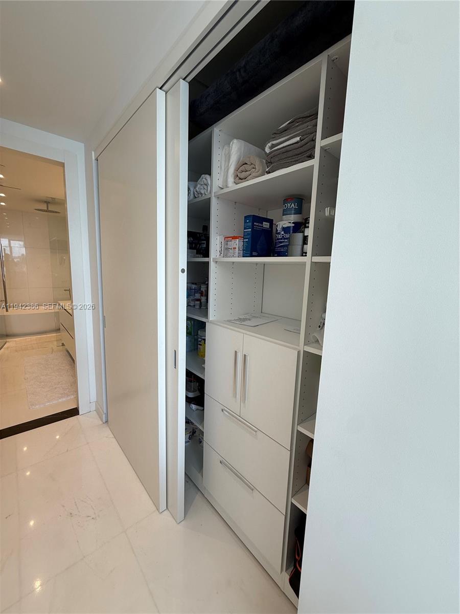 300 Biscayne Blvd Way #403C, Miami FL 33131