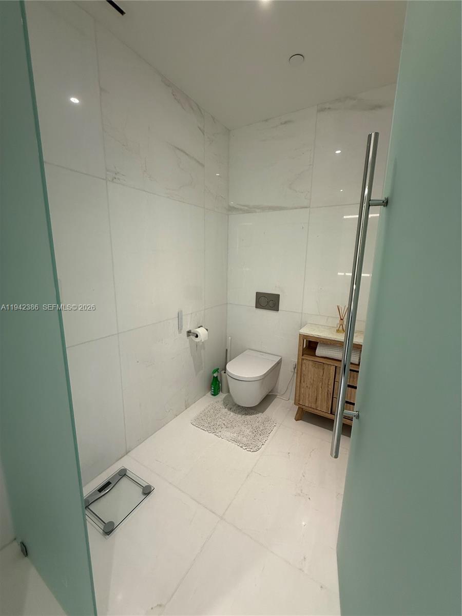 300 Biscayne Blvd Way #403C, Miami FL 33131