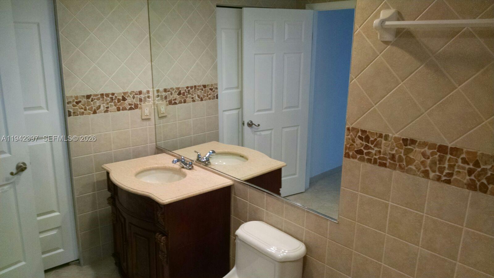 16531 NE 35th Ave #201, North Miami Beach FL 33160