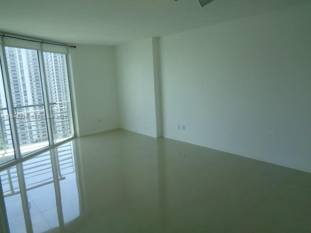 325 S Biscayne Blvd #2417, Miami FL 33131