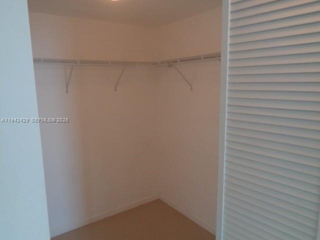 325 S Biscayne Blvd #2417, Miami FL 33131