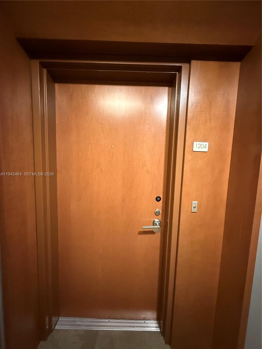 31 SE 5th St #1204, Miami FL 33131