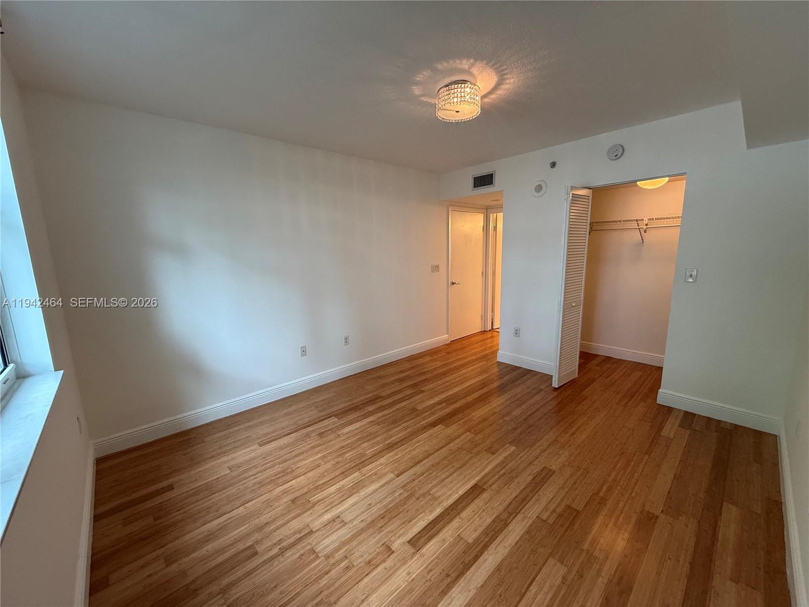 31 SE 5th St #1204, Miami FL 33131