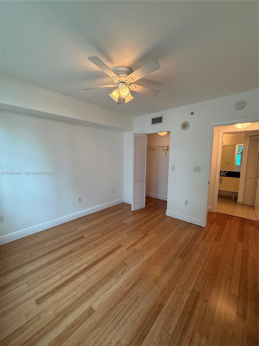31 SE 5th St #1204, Miami FL 33131
