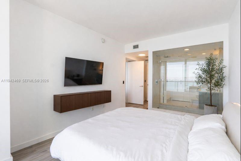 460 NE 28th St #3402, Miami FL 33137