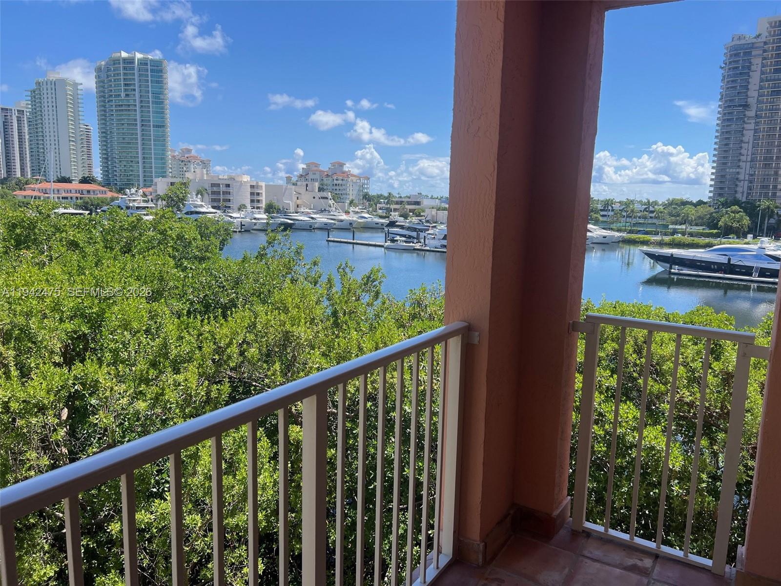 19701 E Country Club Dr #5408, Aventura FL 33180