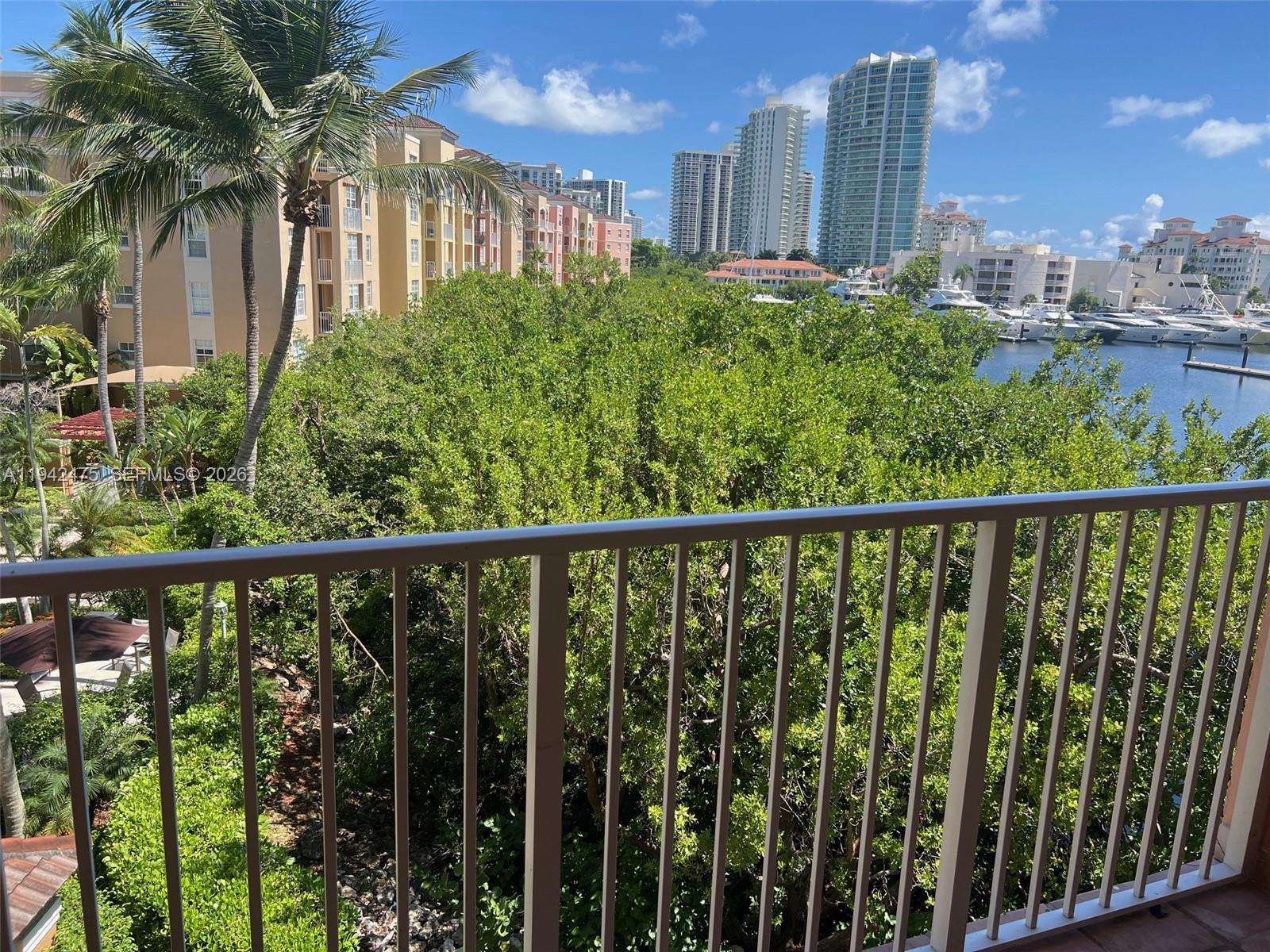 19701 E Country Club Dr #5408, Aventura FL 33180
