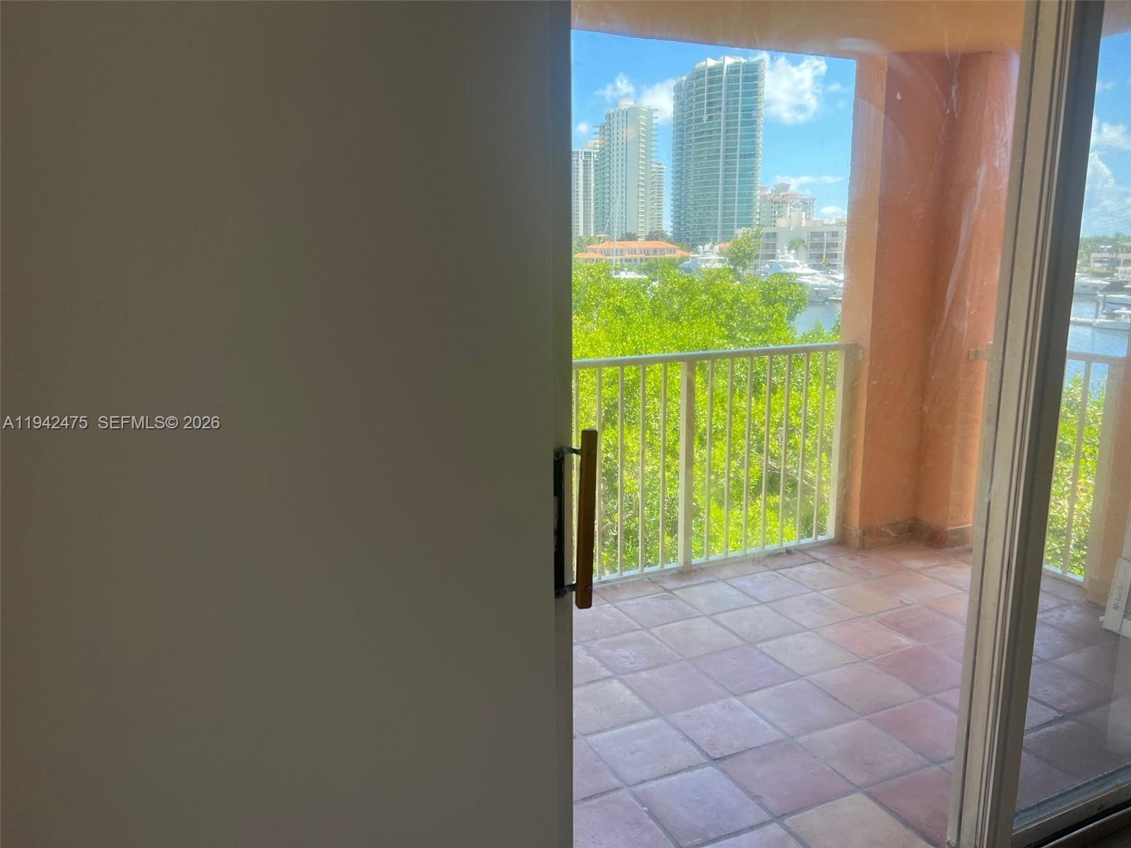 19701 E Country Club Dr #5408, Aventura FL 33180