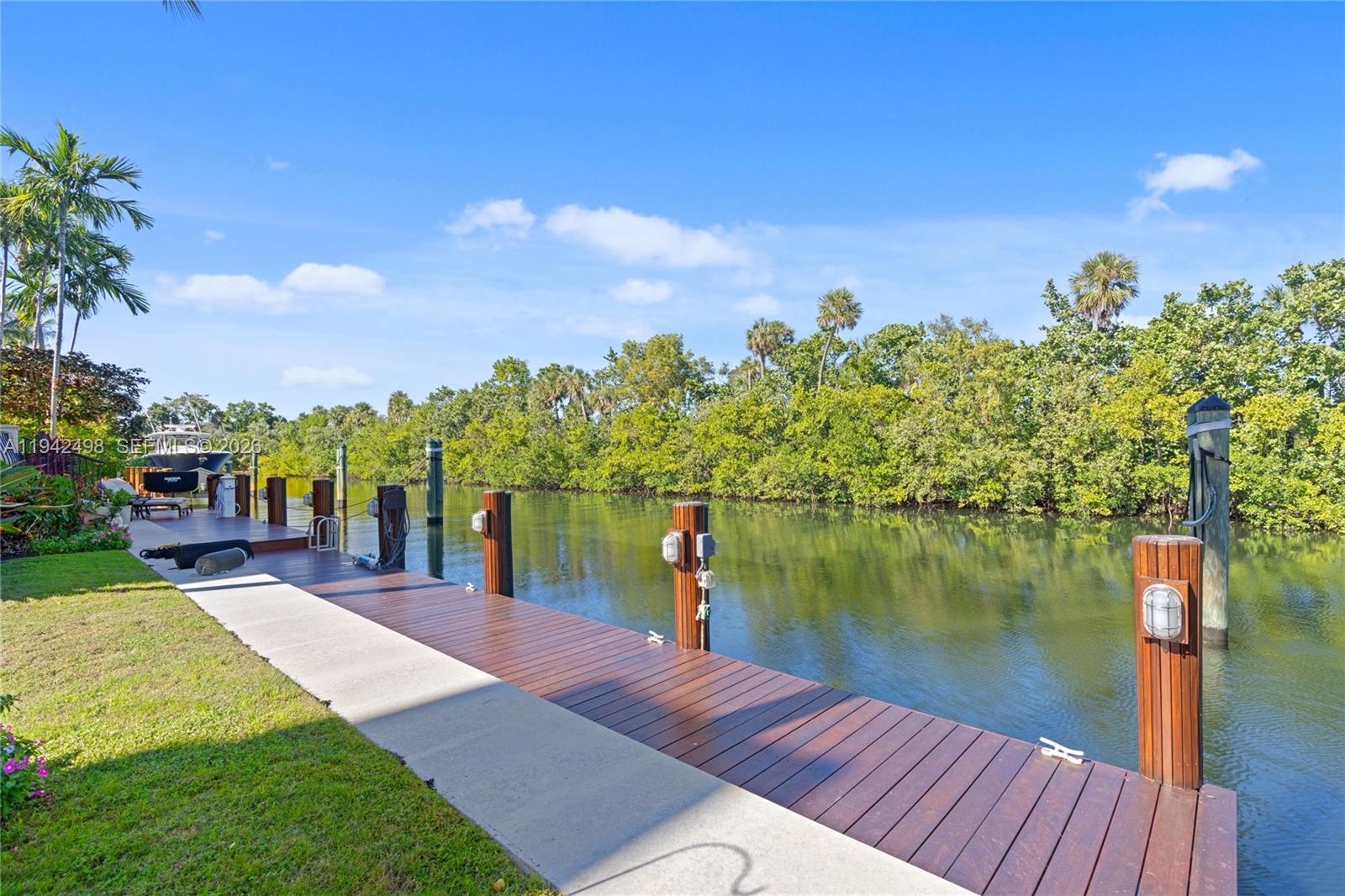 833 Harbour Isle Place, North Palm Beach FL 33410