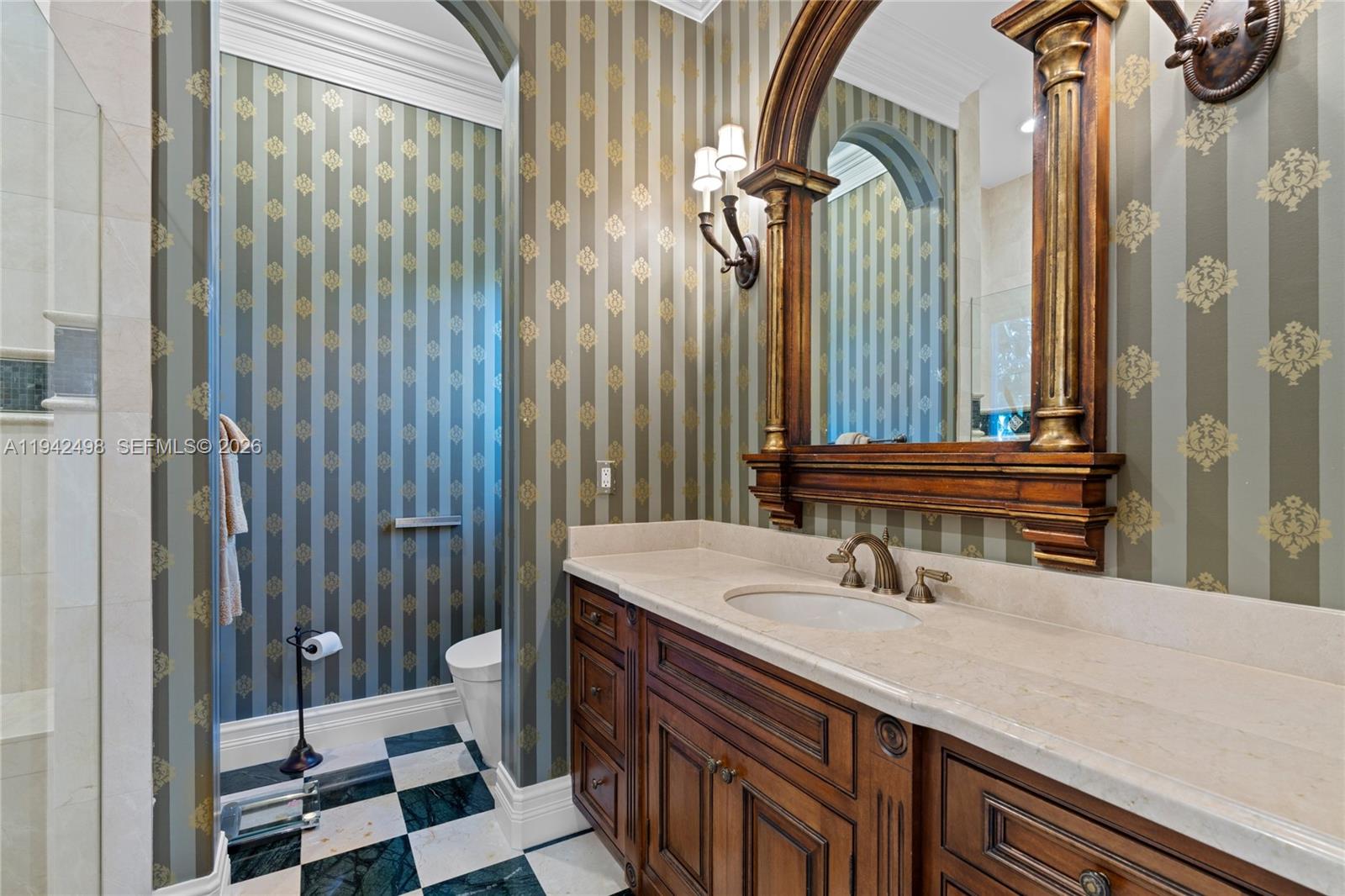 833 Harbour Isle Place, North Palm Beach FL 33410