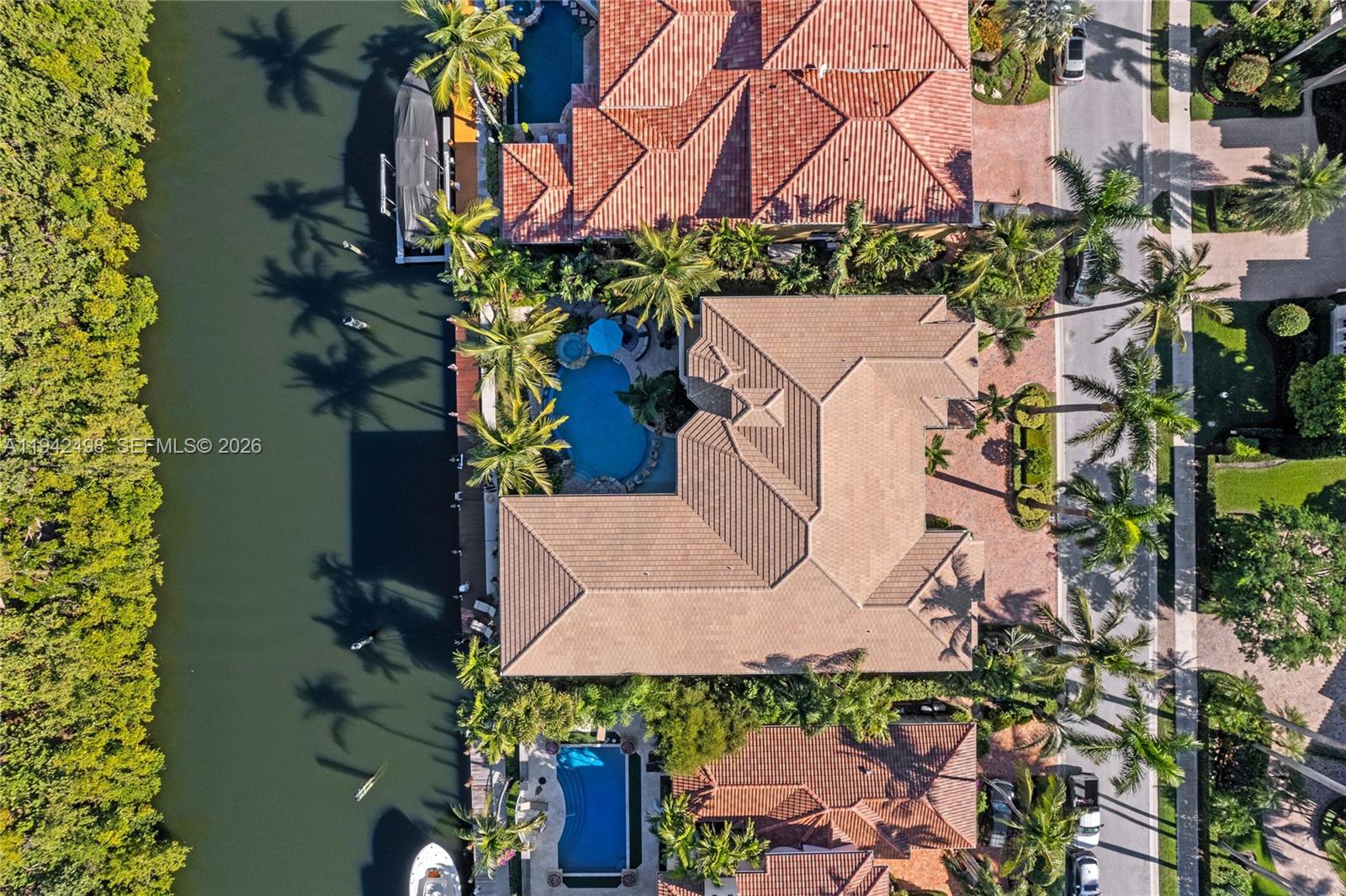 833 Harbour Isle Place, North Palm Beach FL 33410