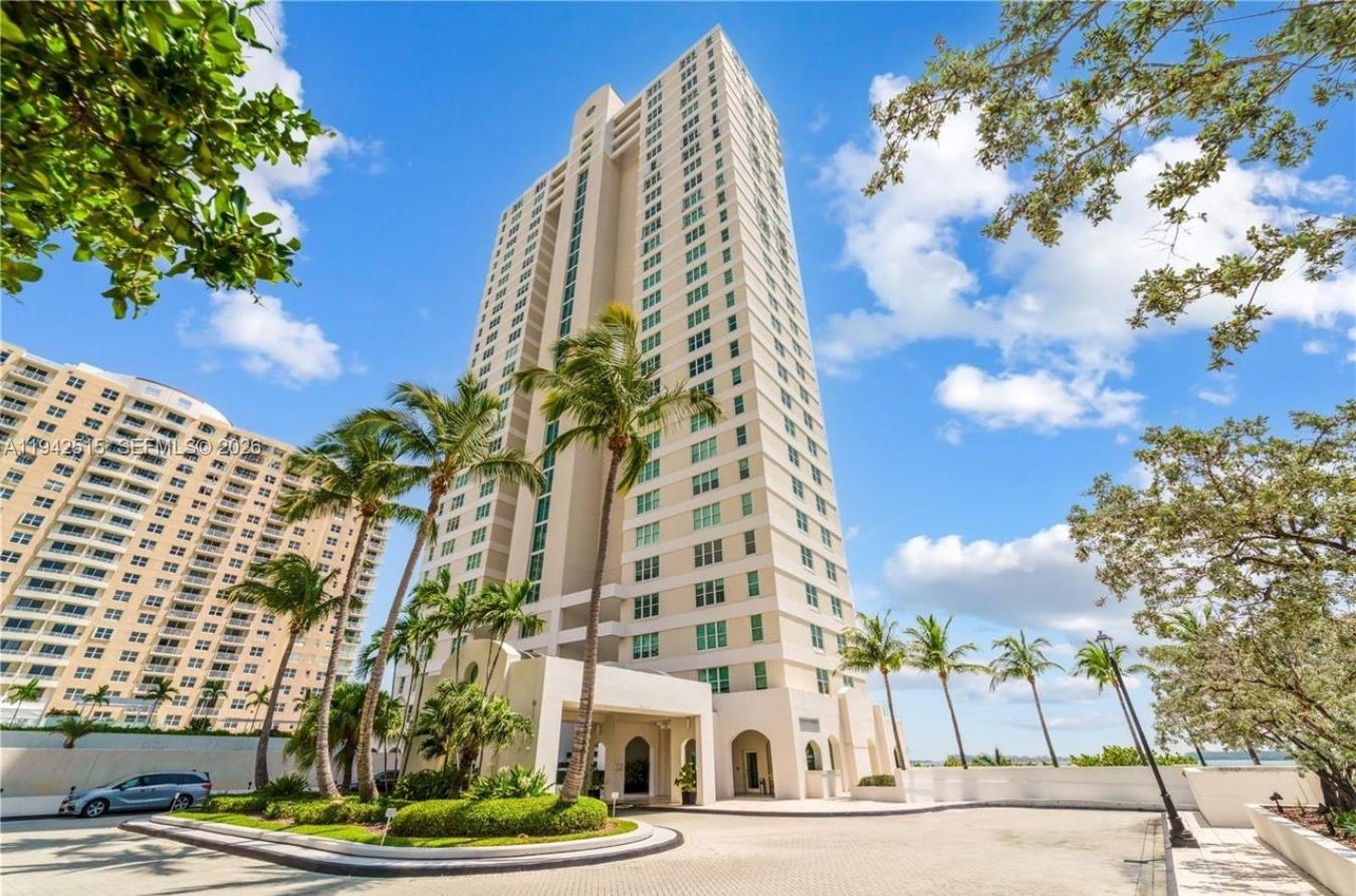 800 Claughton Island Dr #2002, Miami FL 33131