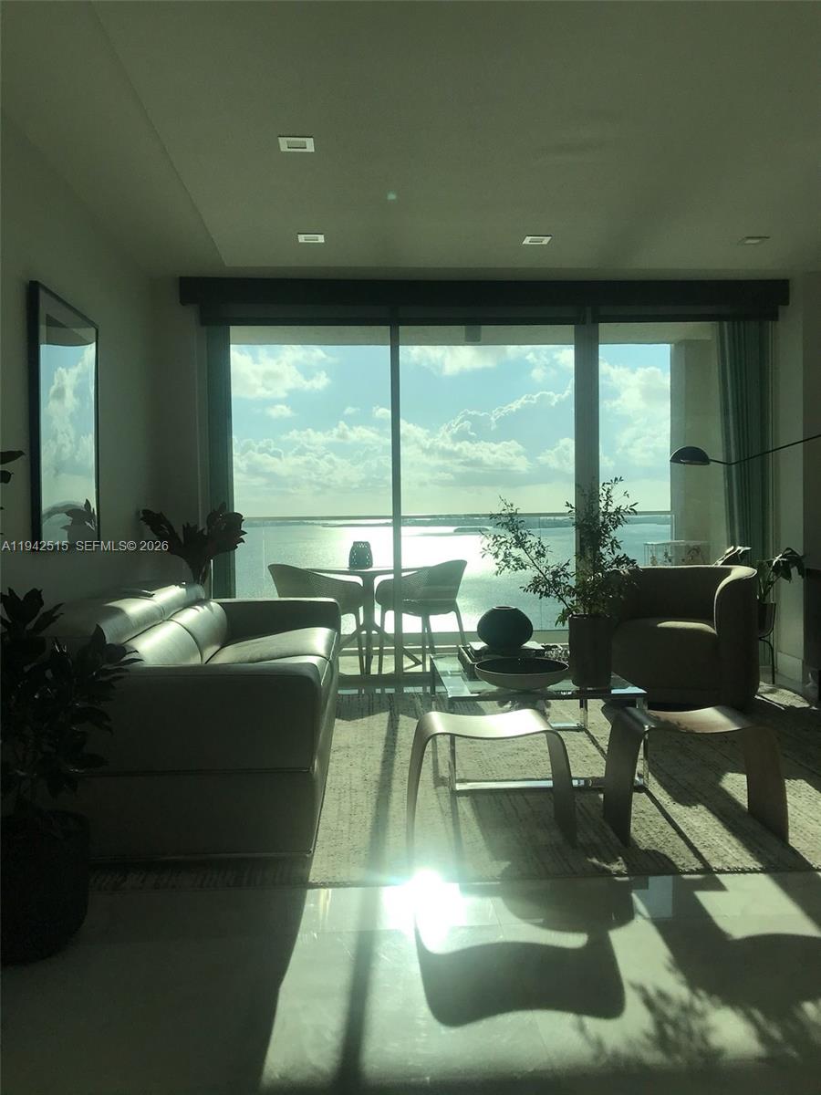 800 Claughton Island Dr #2002, Miami FL 33131