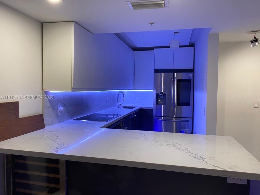 800 Claughton Island Dr #2002, Miami FL 33131