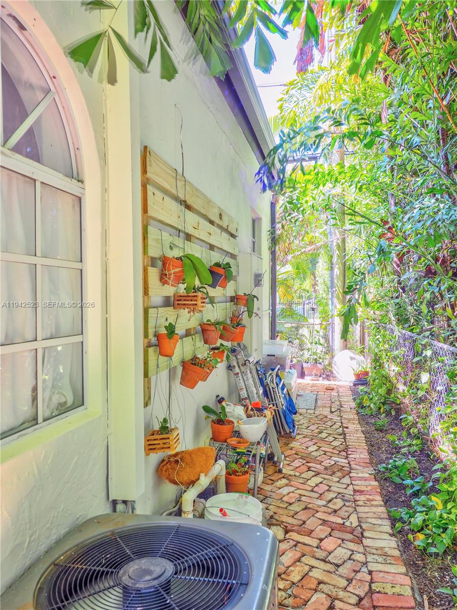 1229 Sorolla Ave, Coral Gables FL 33134