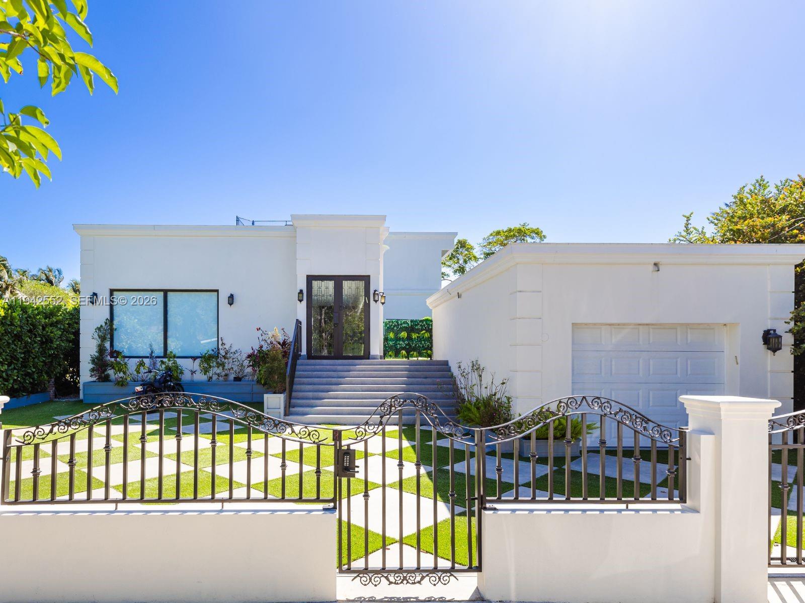 8005 Noremac Ave, Miami Beach FL 33141