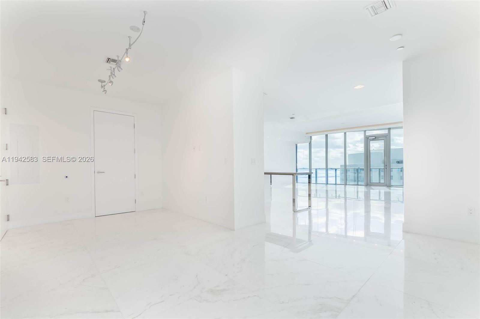 17475 Collins Ave #2003, Sunny Isles Beach FL 33160