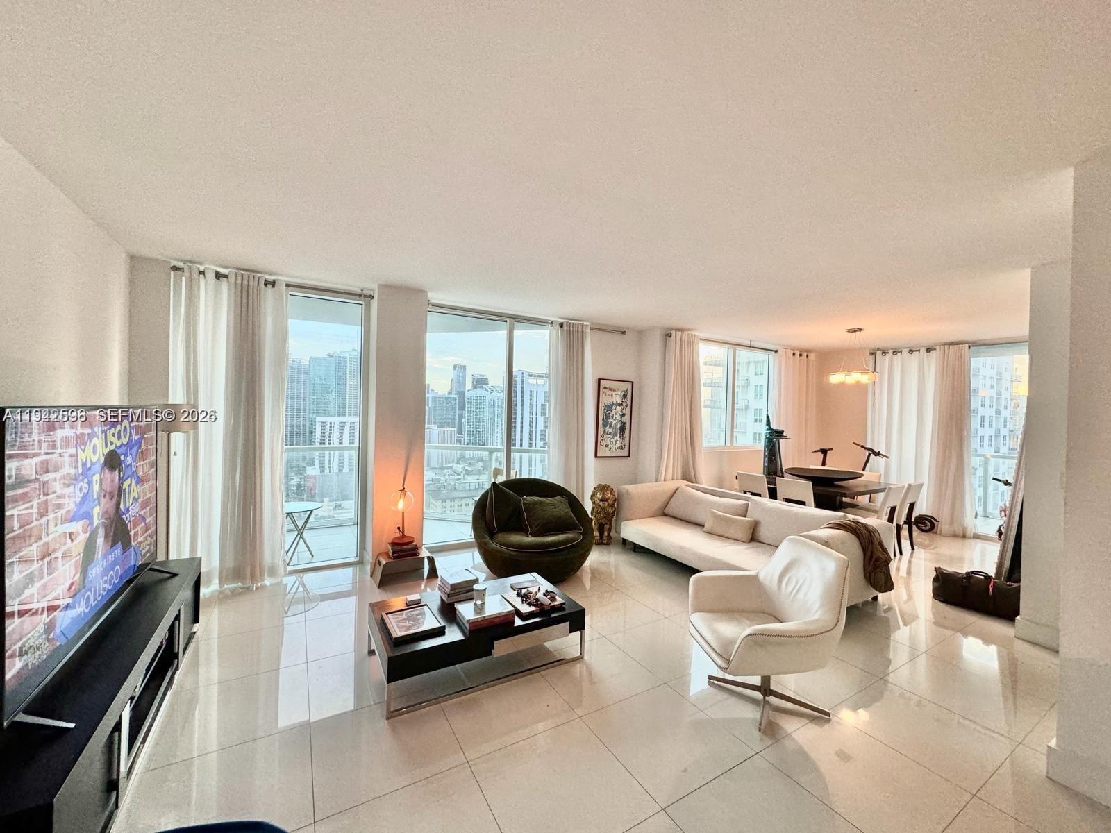 253 NE 2nd St #3308, Miami FL 33132