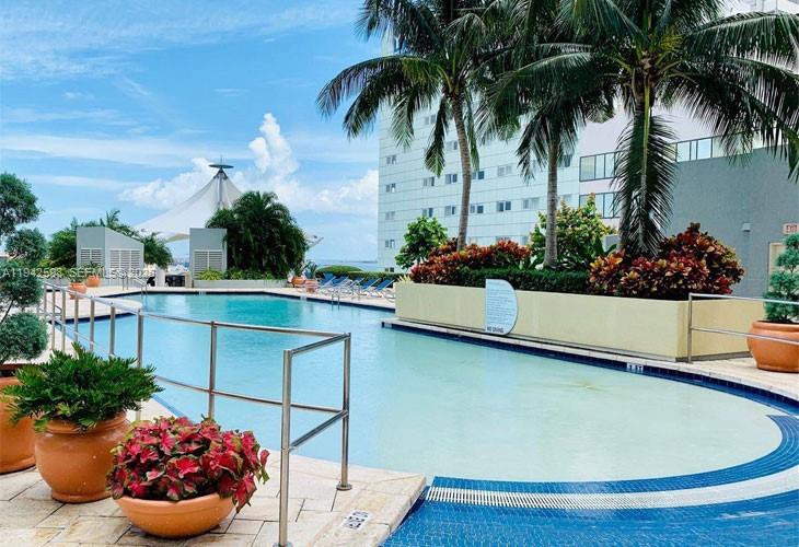 253 NE 2nd St #3308, Miami FL 33132