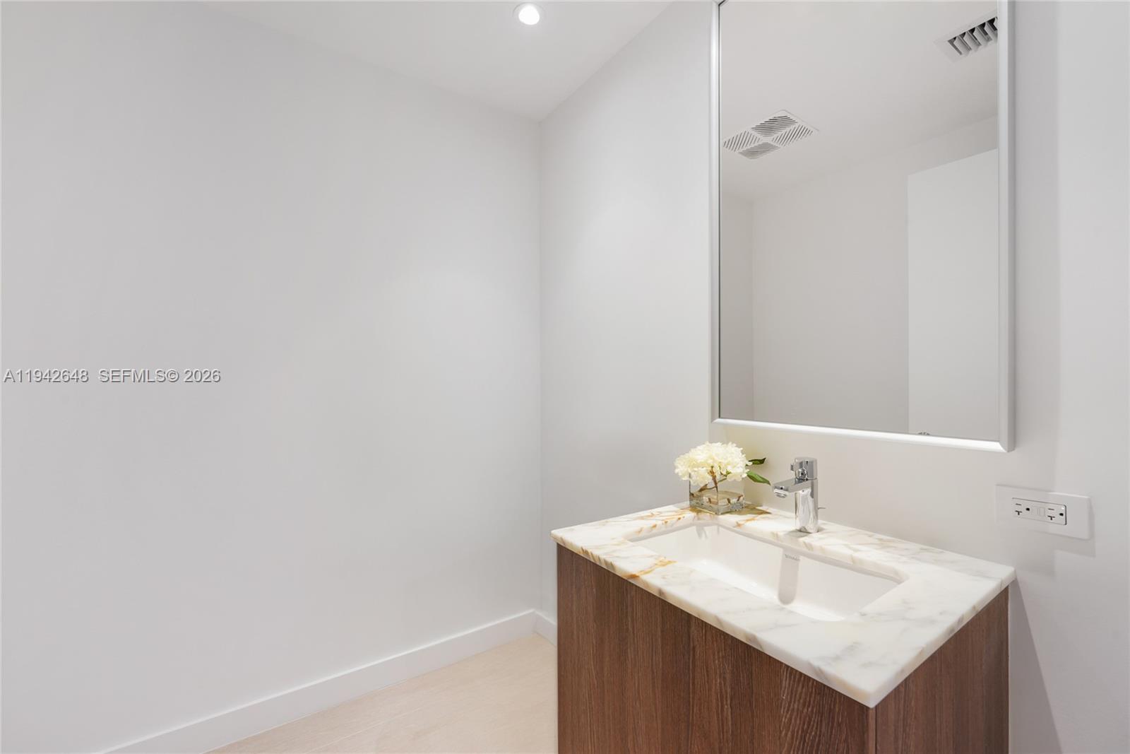 500 Alton Rd #1506, Miami Beach FL 33139