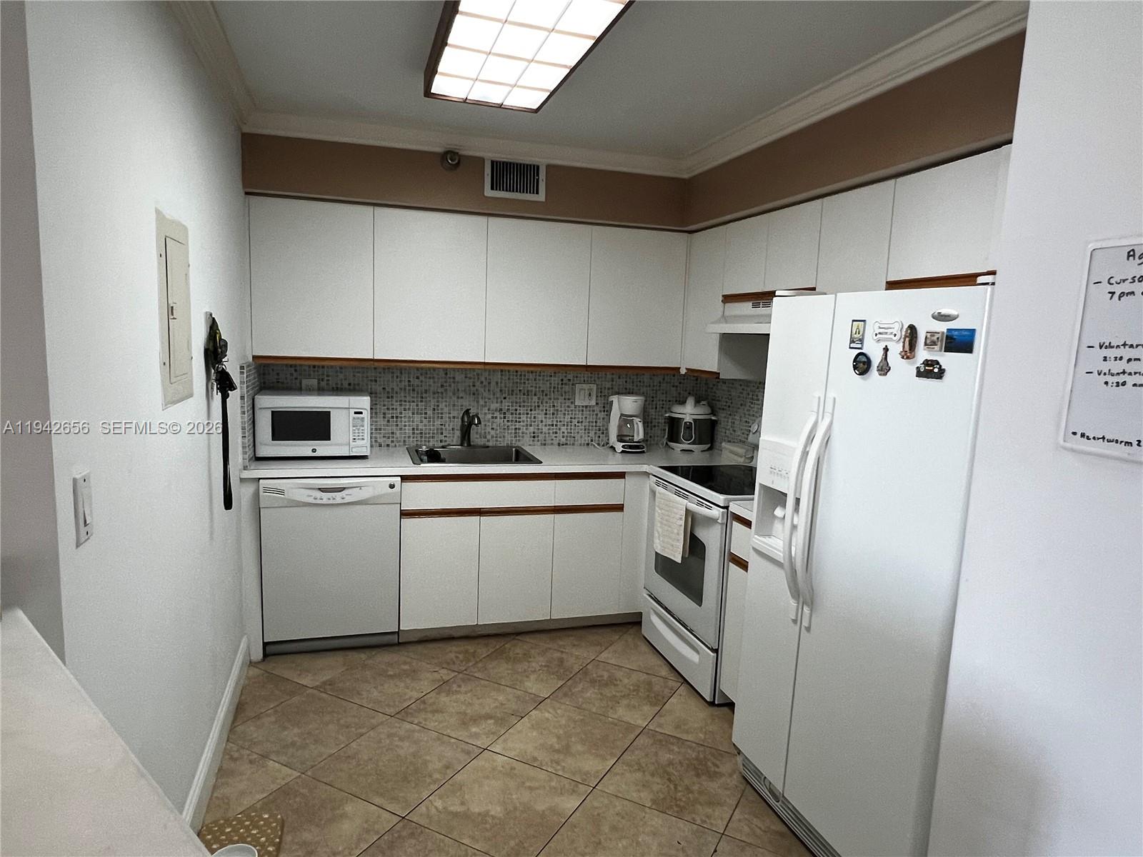 3400 NE 192nd St #2102, Aventura FL 33180