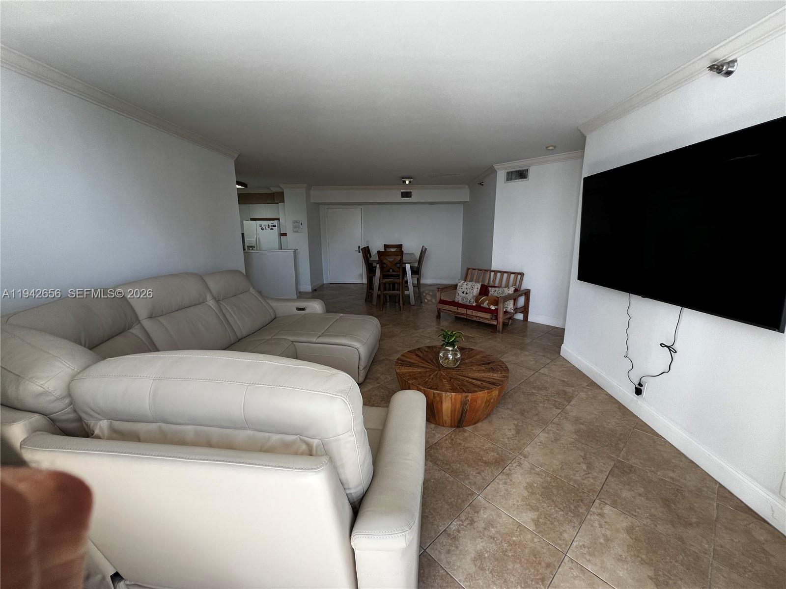 3400 NE 192nd St #2102, Aventura FL 33180