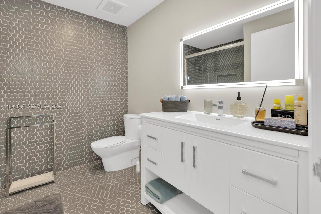 3029 NE 188 ST #711, Aventura FL 33180