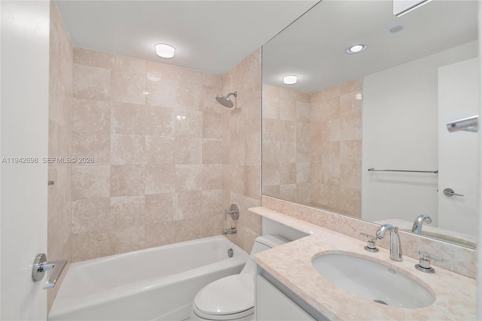 1455 Ocean Dr #1009, Miami Beach FL 33139