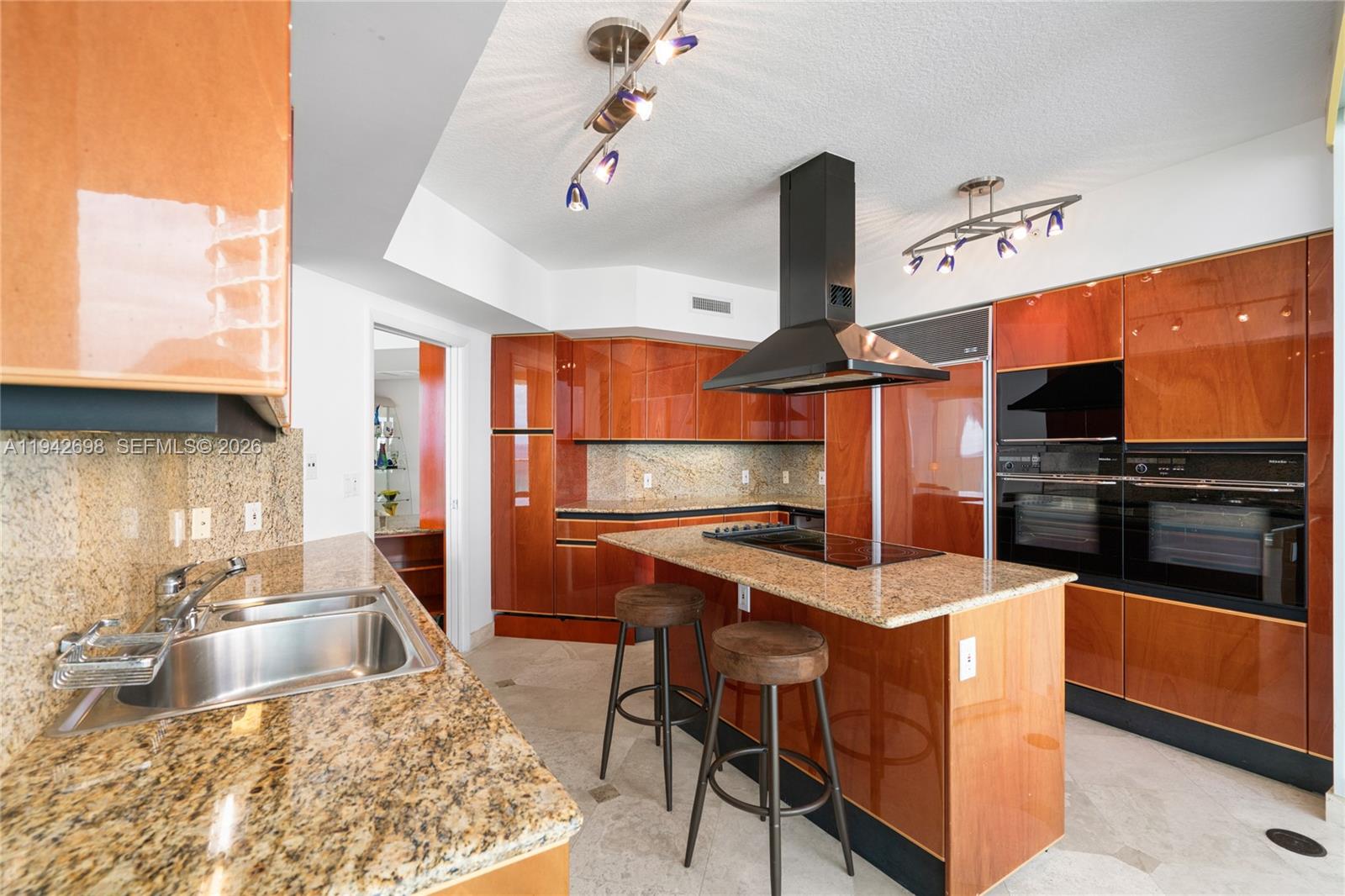 1455 Ocean Dr #1009, Miami Beach FL 33139