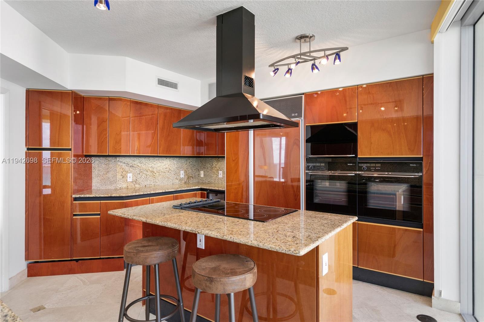 1455 Ocean Dr #1009, Miami Beach FL 33139