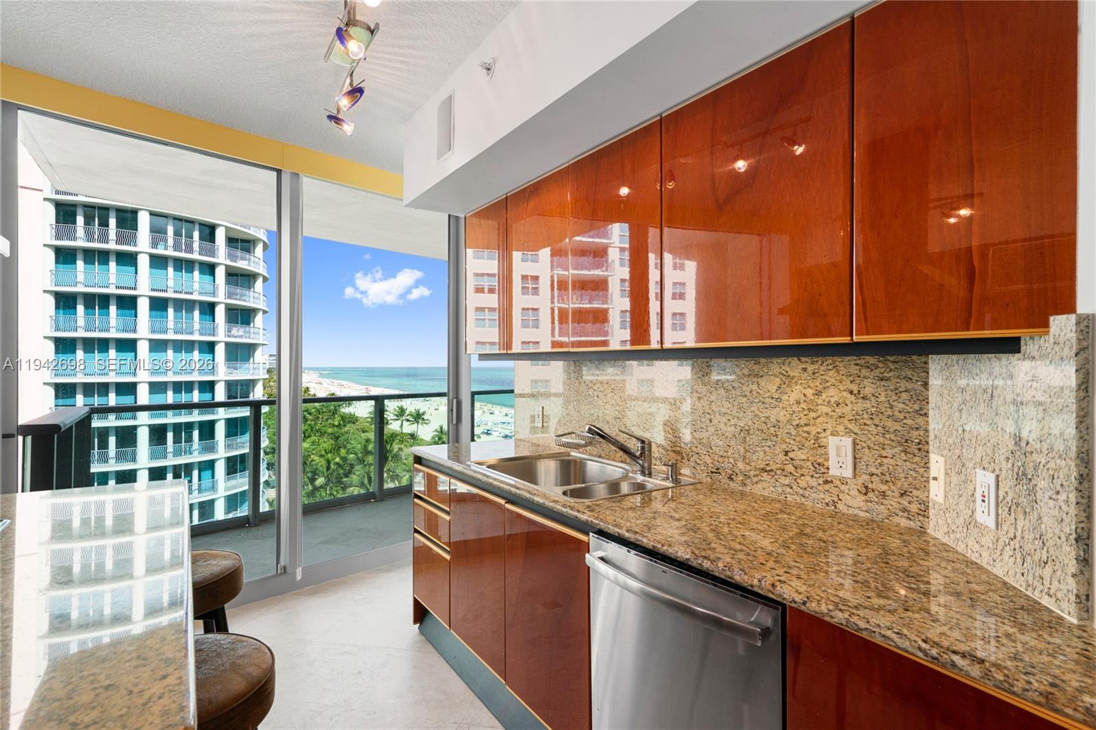 1455 Ocean Dr #1009, Miami Beach FL 33139