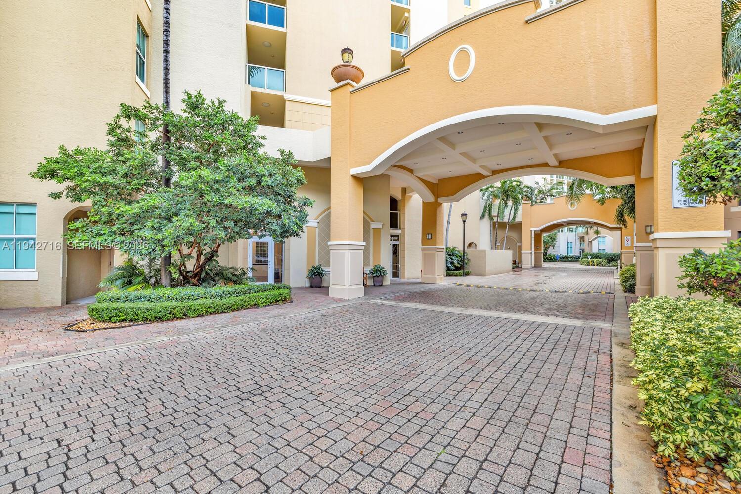 3340 NE 190th St #1408, Aventura FL 33180