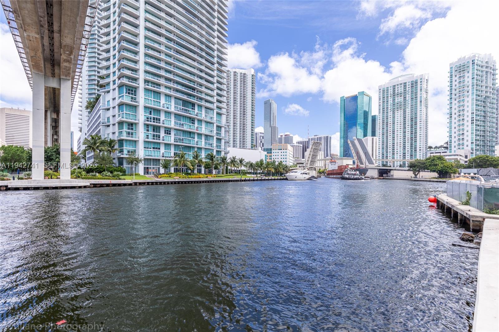 690 SW 1st Ct #PHI17, Miami FL 33130