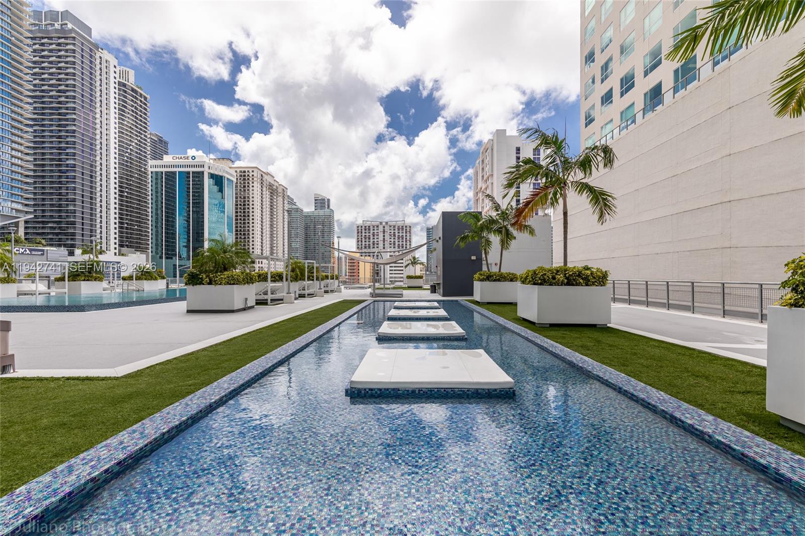 690 SW 1st Ct #PHI17, Miami FL 33130