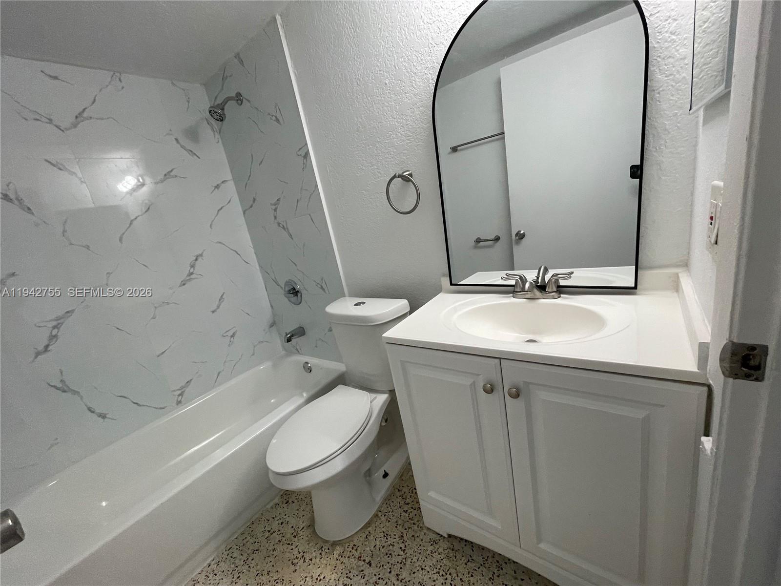 142 SW 18th Ave #19, Miami FL 33135