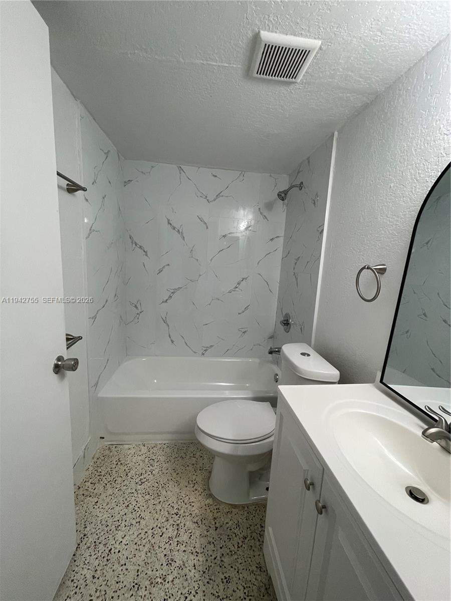 142 SW 18th Ave #19, Miami FL 33135