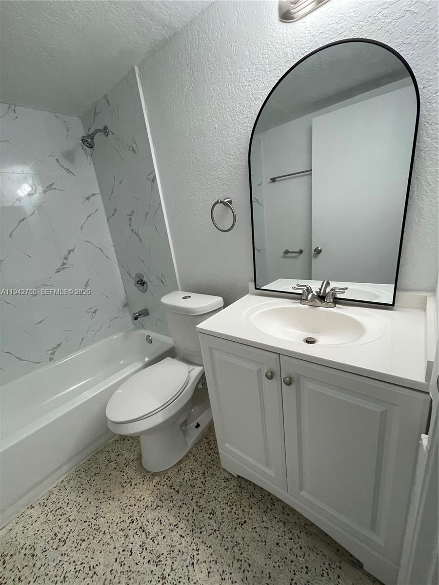142 SW 18th Ave #19, Miami FL 33135