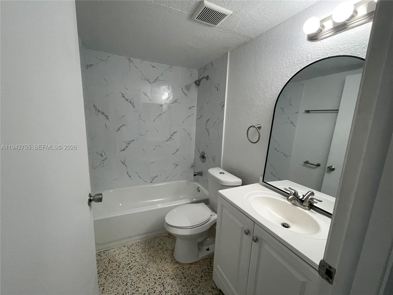 142 SW 18th Ave #19, Miami FL 33135