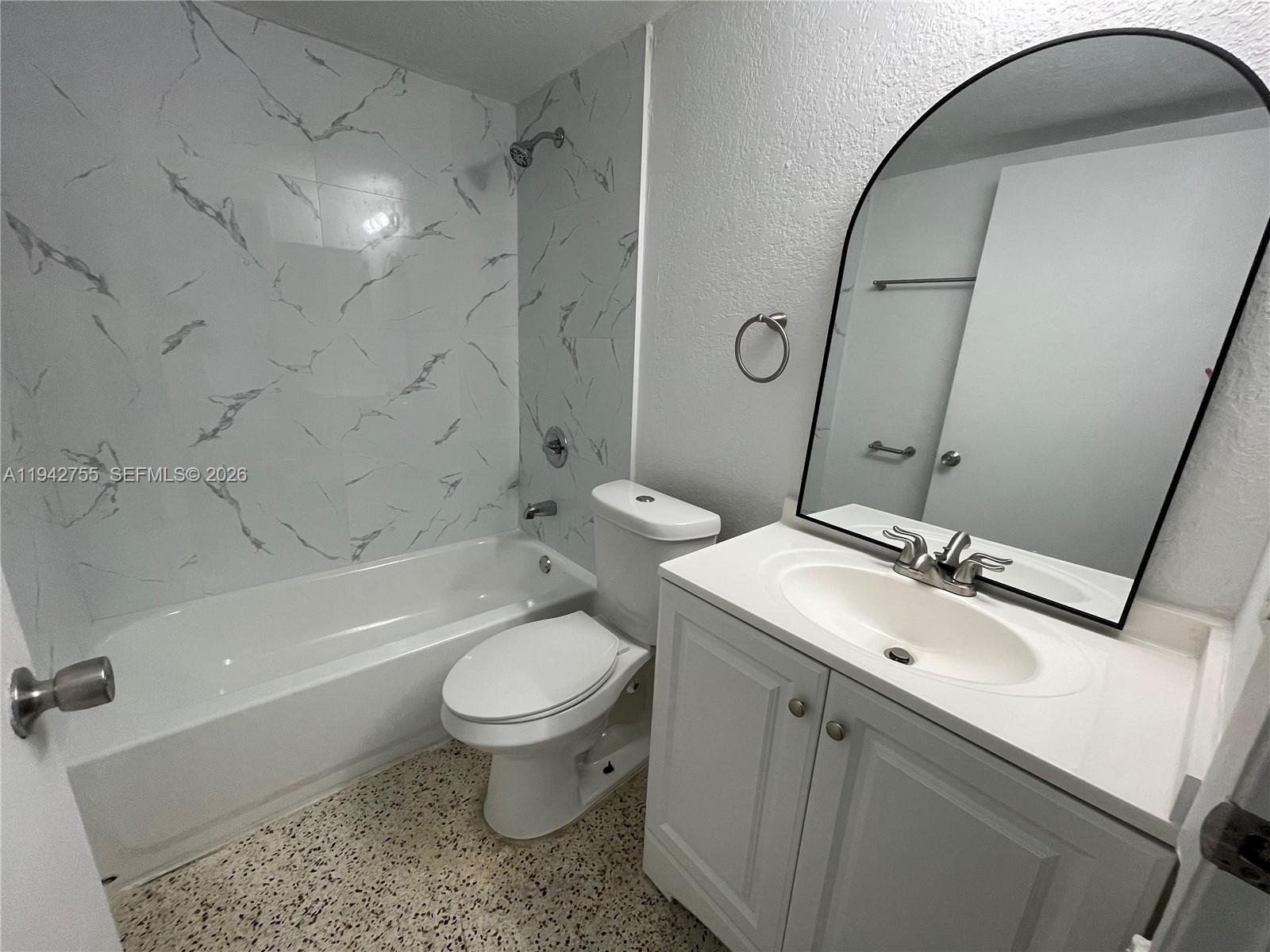142 SW 18th Ave #19, Miami FL 33135