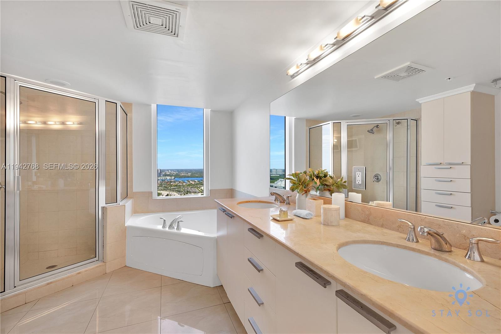16699 Collins Ave #4208, Sunny Isles Beach FL 33160
