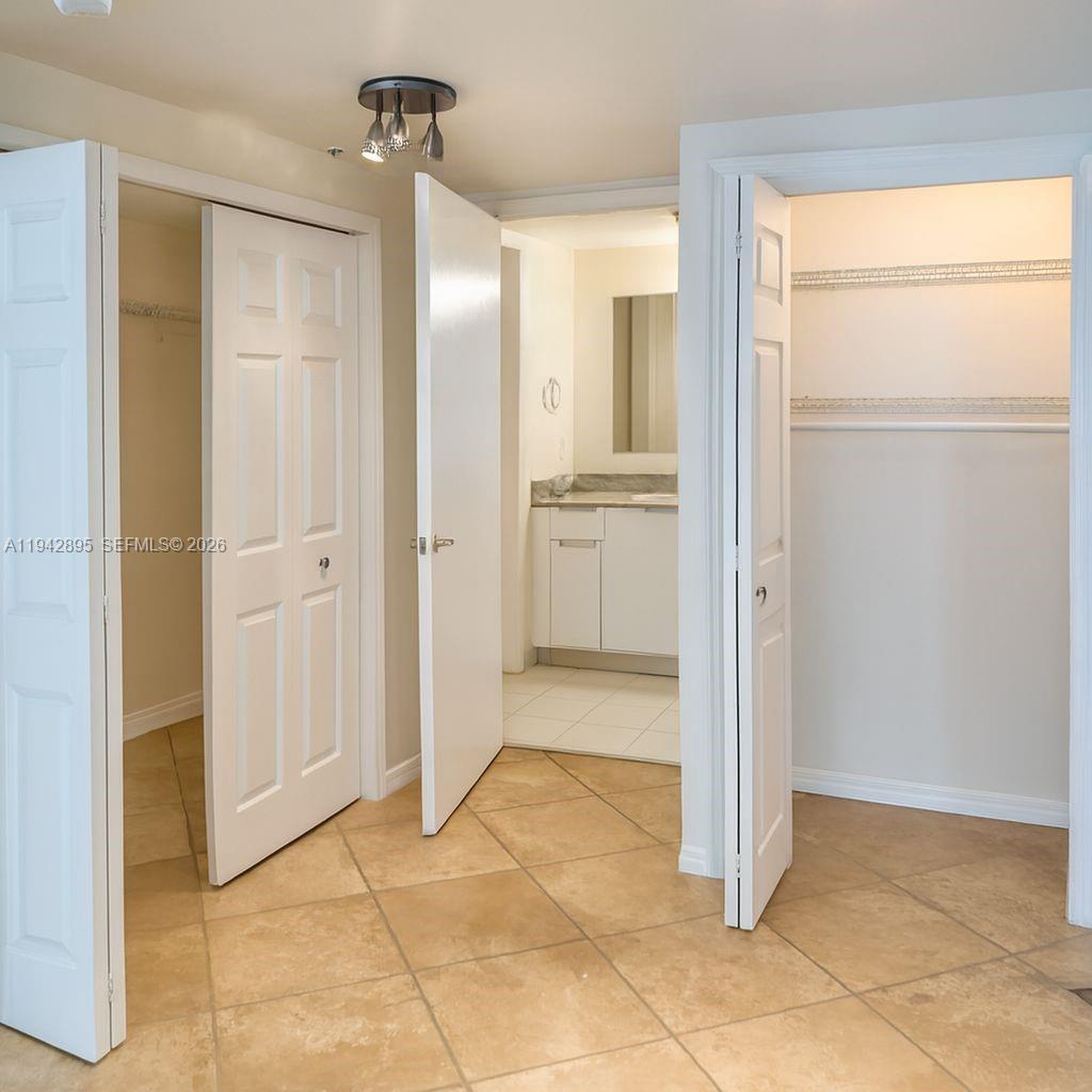 1881 79th St Cswy #1106, North Bay Village FL 33141