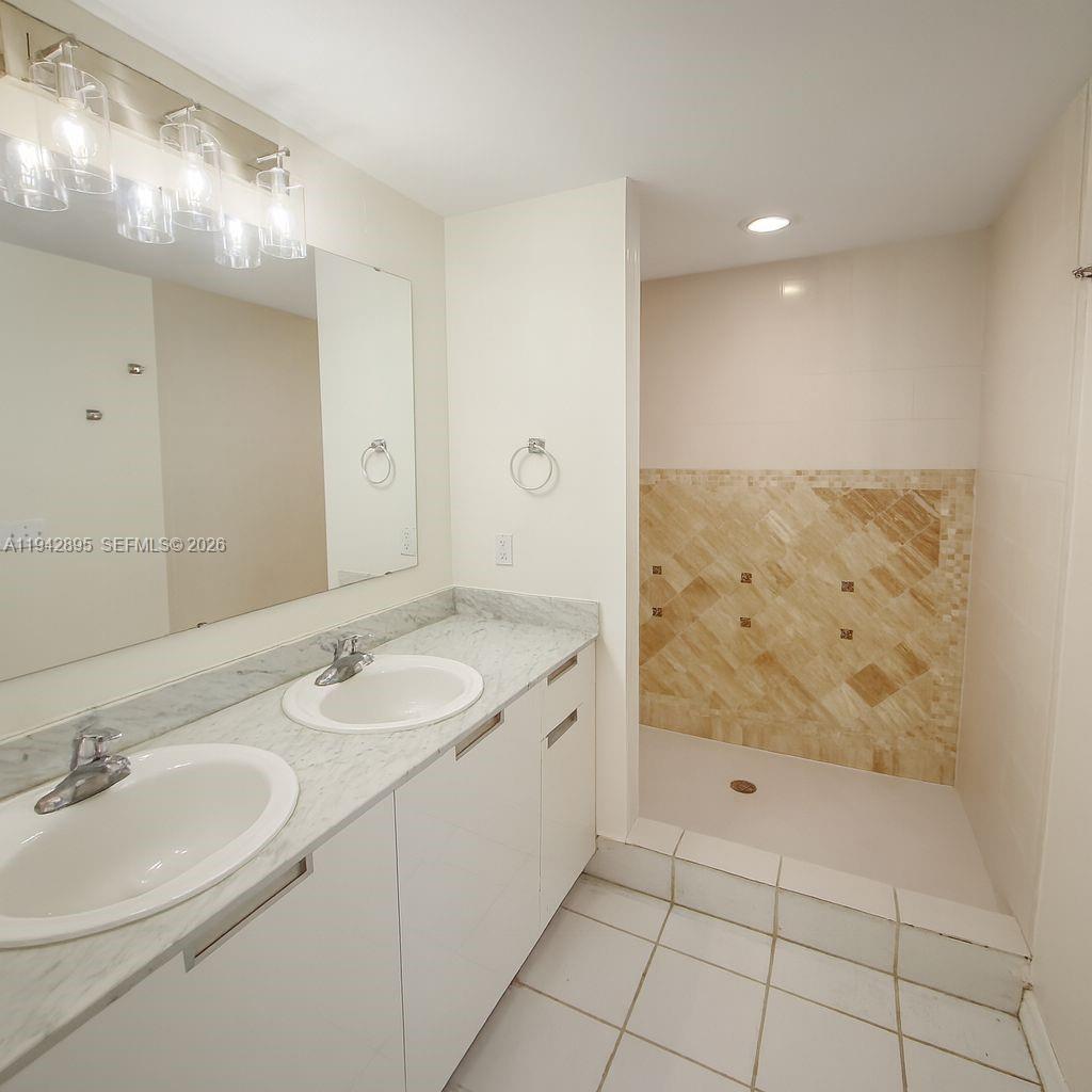 1881 79th St Cswy #1106, North Bay Village FL 33141