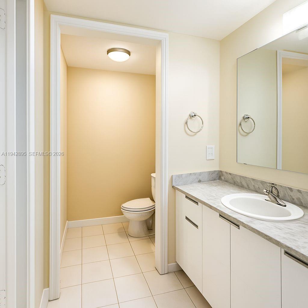 1881 79th St Cswy #1106, North Bay Village FL 33141