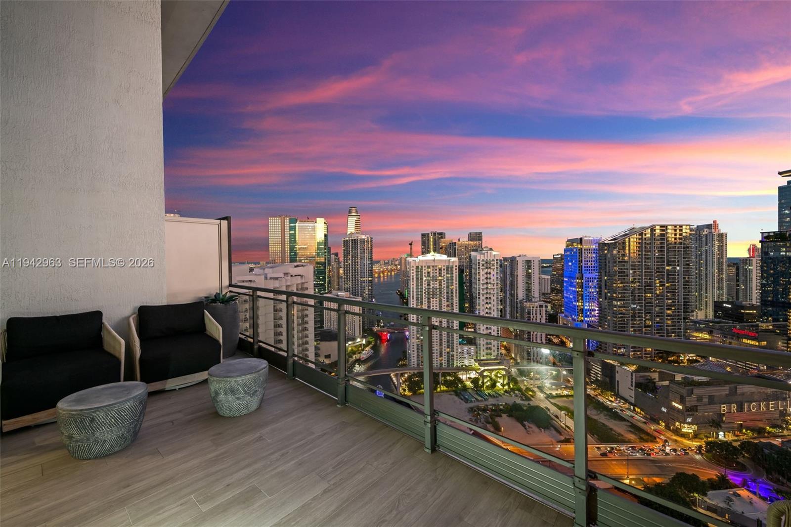 90 SW 3rd St #PH-15, Miami FL 33130