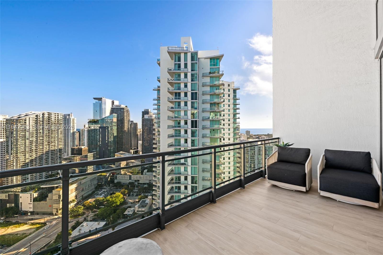 90 SW 3rd St #PH-15, Miami FL 33130