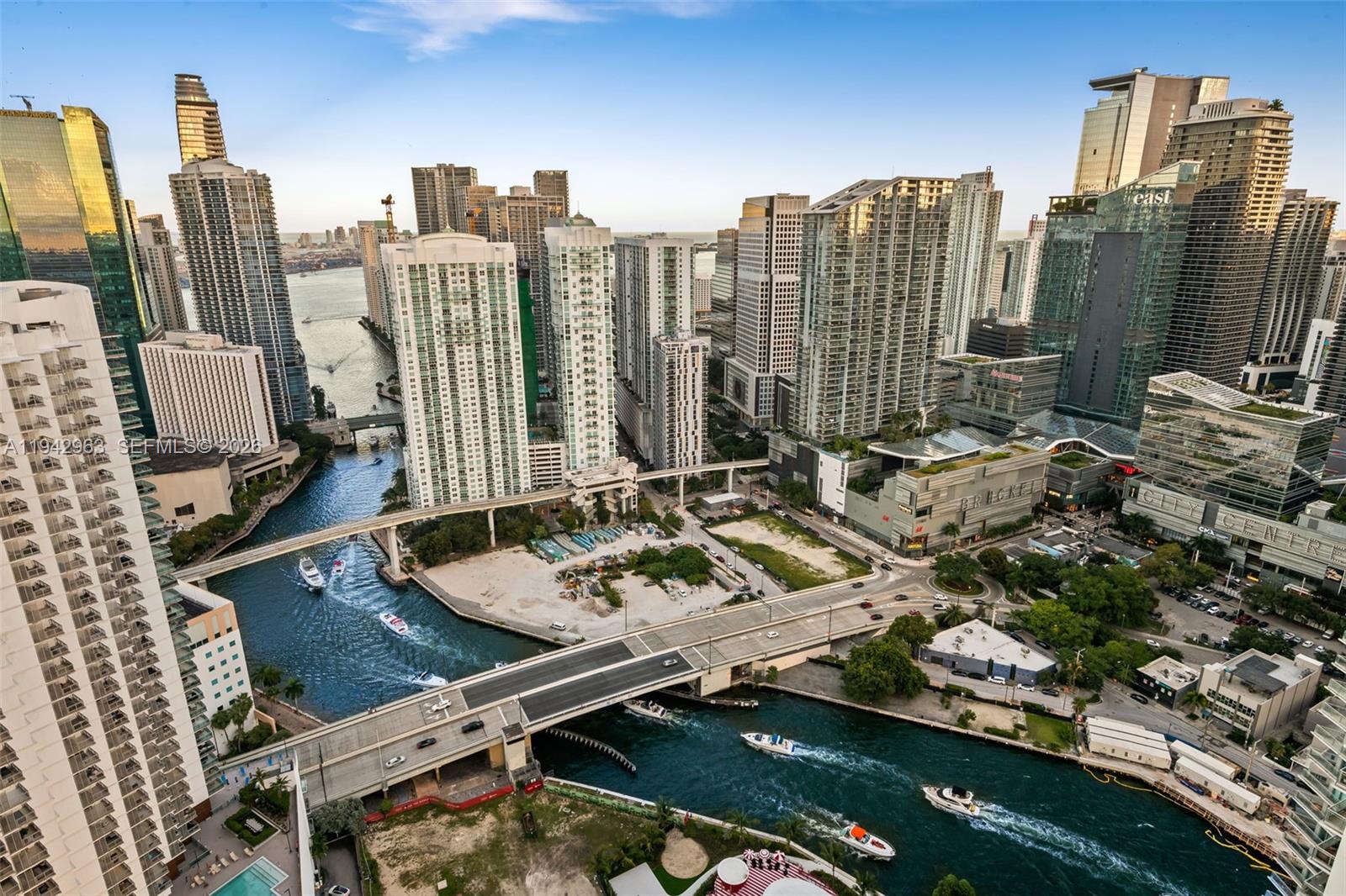90 SW 3rd St #PH-15, Miami FL 33130