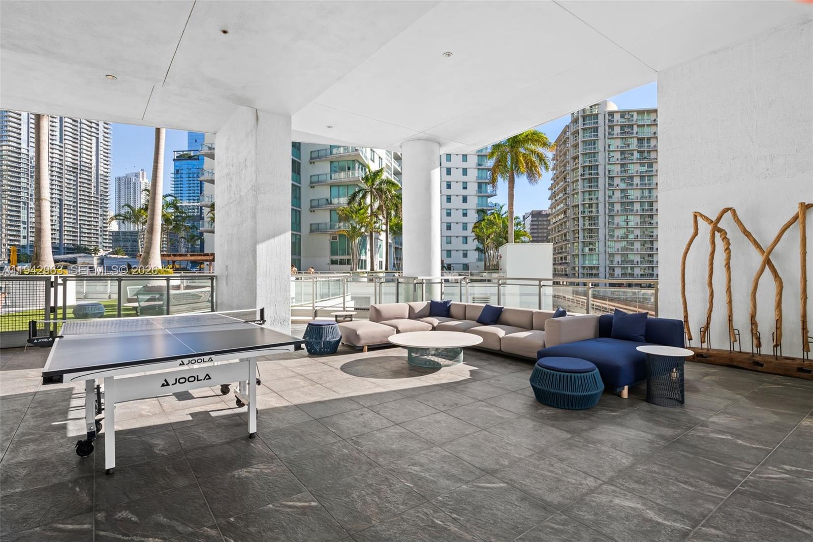 90 SW 3rd St #PH-15, Miami FL 33130